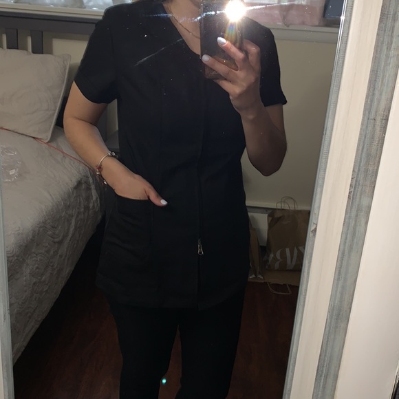 Scrub Top - Picture 6 of 7